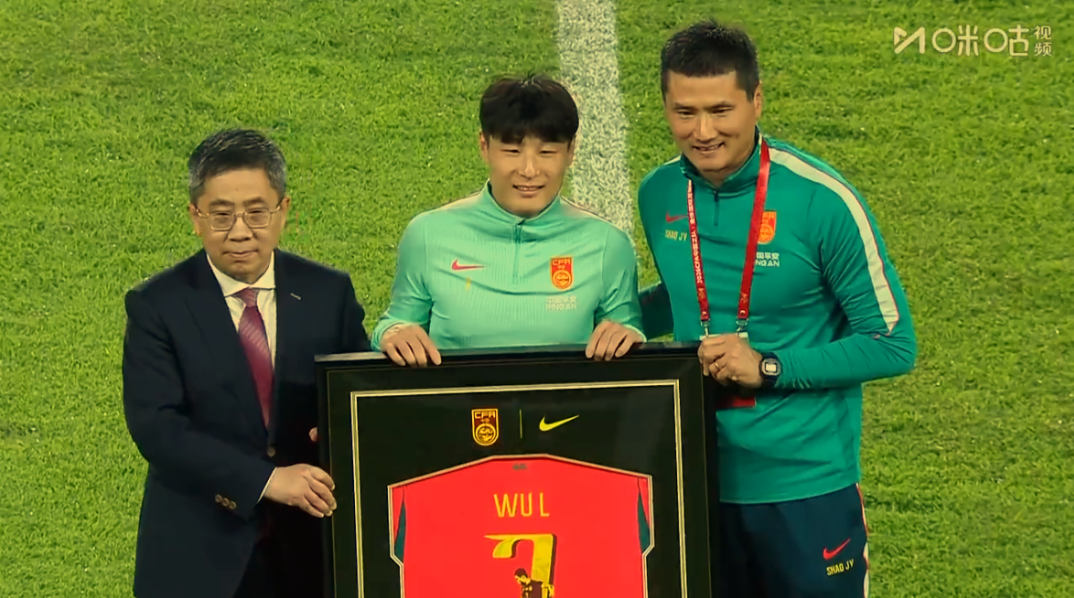 费兰·托雷斯表现平庸遭炮轰，西班牙锋线乏力引发球迷强烈不满